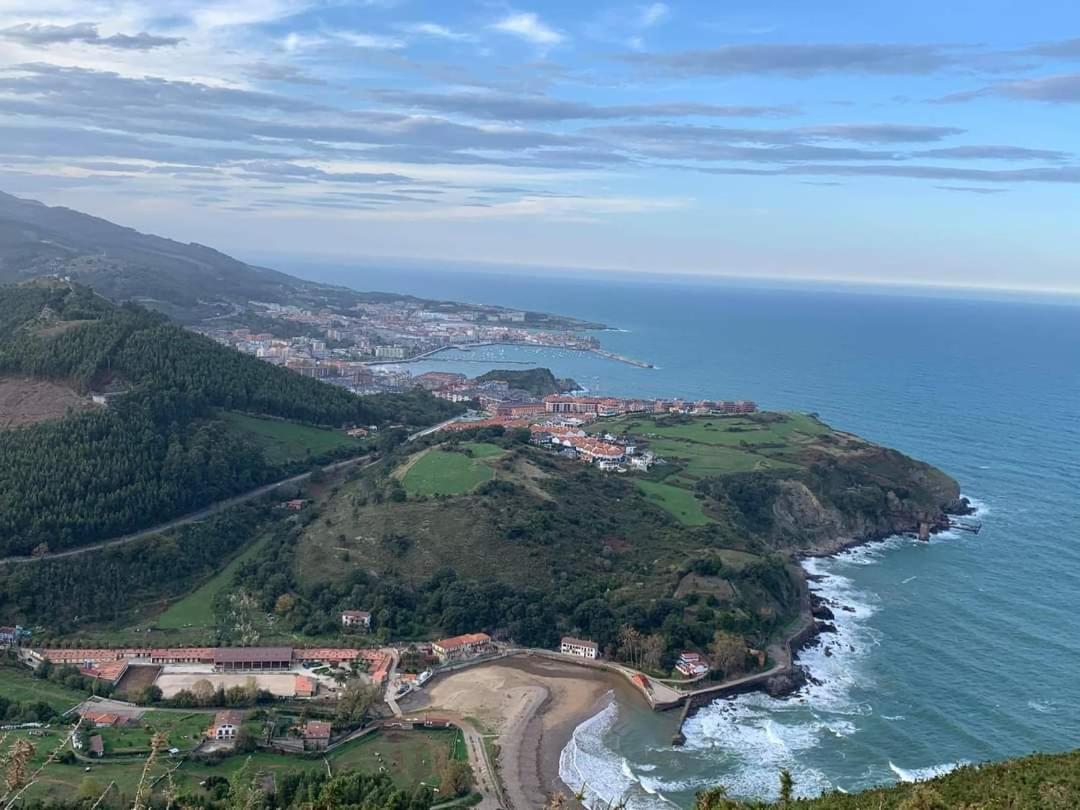 Costa Norte Apartamento Con Terraza Garaje Y Piscina Castro Urdiales Extérieur photo