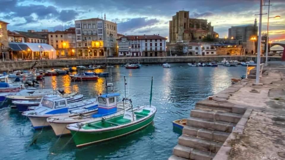 Costa Norte Apartamento Con Terraza Garaje Y Piscina Castro Urdiales Extérieur photo